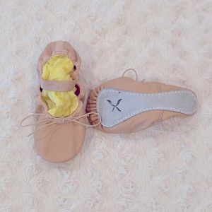Capezio leather Daisy 205C ballet pink shoes 13W